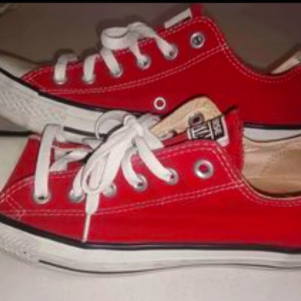 Converse - Picture 2 of 3